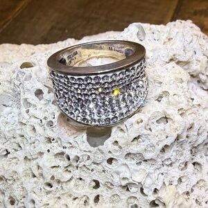 Vintage Cluster Marked JCM Malaysian Brass Crystal Ring Size. Silver plating.